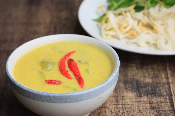 Green curry and rice noodle — Stock Photo, Image