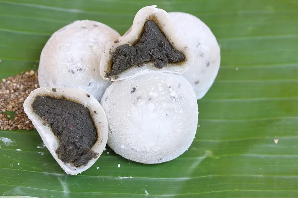 Mochi japonés postre negro sésamo —  Fotos de Stock