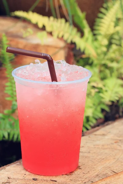 Bebida roja refresco de fresa —  Fotos de Stock