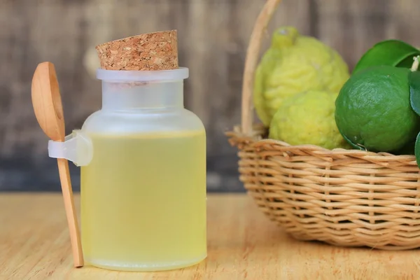 Aceite de limón kaffir fresco — Foto de Stock