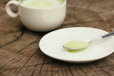 Lezzetli sıcak yeşil çay