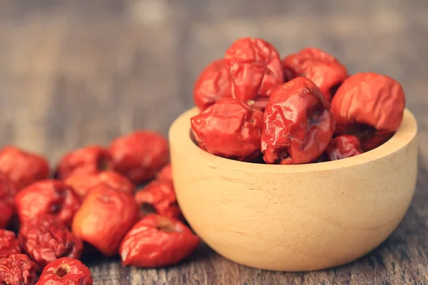 Red jujube på trä — Stockfoto