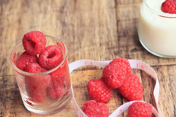 Yogurt smoothie with raspberries — Stock Photo, Image