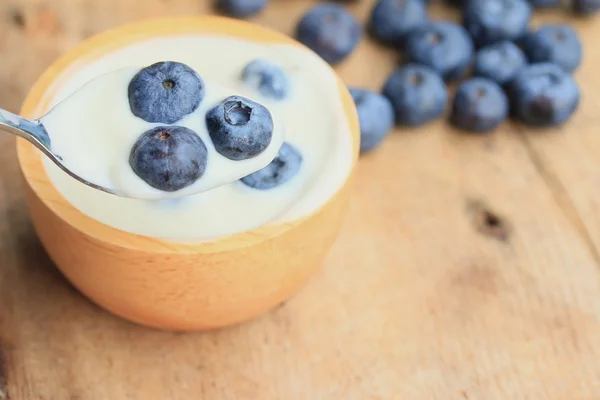 Batido de yogur con arándanos —  Fotos de Stock