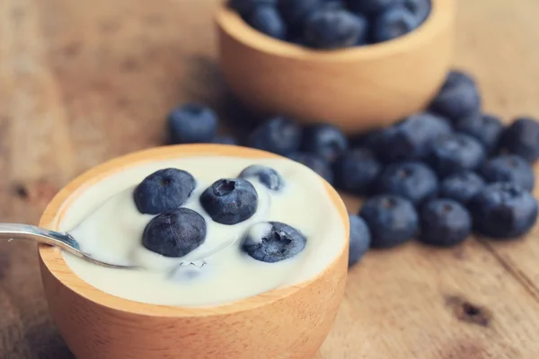 Batido de yogur con arándanos —  Fotos de Stock