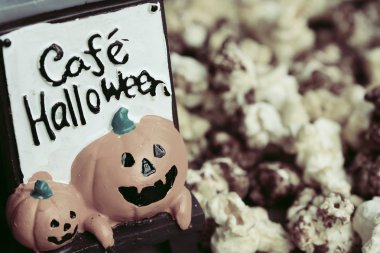 Cadılar Bayramı gün ve lezzetli patlamış mısır