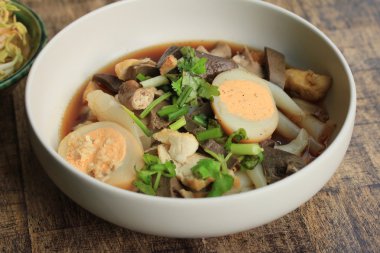 şehriye Çin yemeği rulo