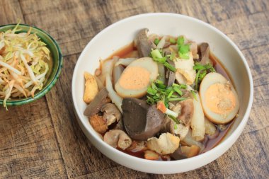 şehriye Çin yemeği rulo