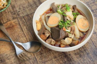 şehriye Çin yemeği rulo