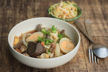 şehriye Çin yemeği rulo