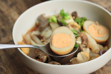 şehriye Çin yemeği rulo