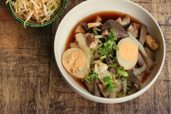 şehriye Çin yemeği rulo