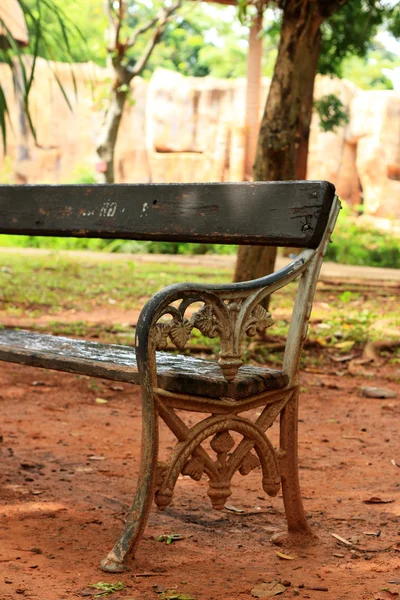 Sedia da panchina nel parco — Foto Stock