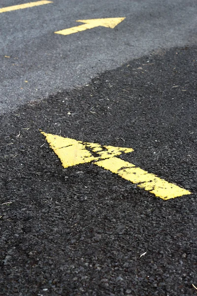 道路上の矢印 — ストック写真