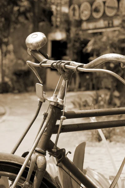 Vintage eski Bisiklet yakın çekim. — Stok fotoğraf