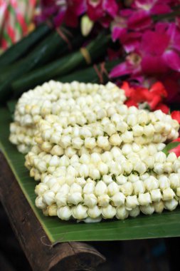 Yasemin çelenk marketler