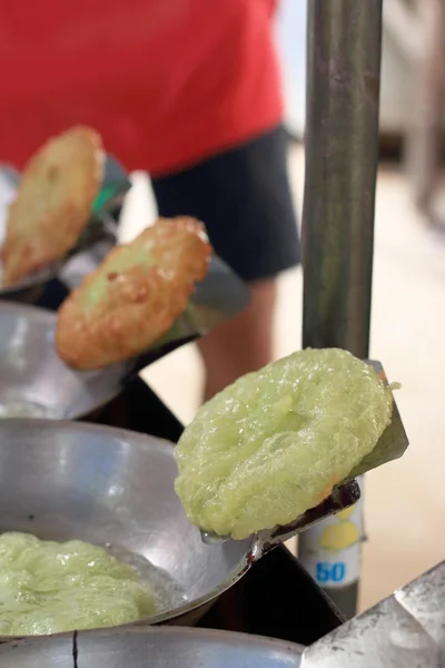 Tayland tatlı - kızarmış hamur geleneksel — Stok fotoğraf