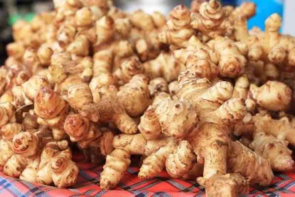 Pile of jerusalem artichoke (sunchoke) — Stockfoto