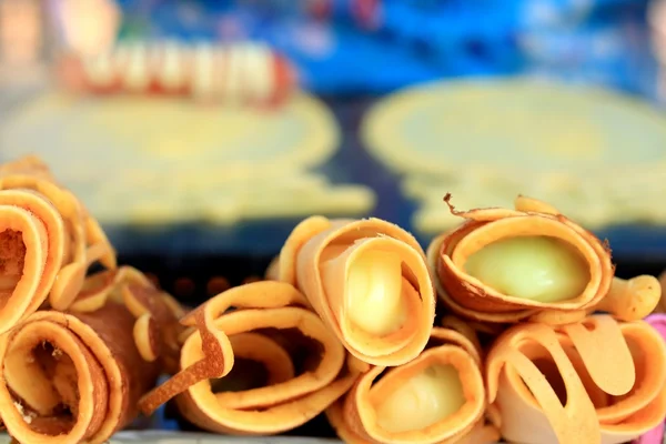 Pfannkuchen auf heißem Herd — Stockfoto