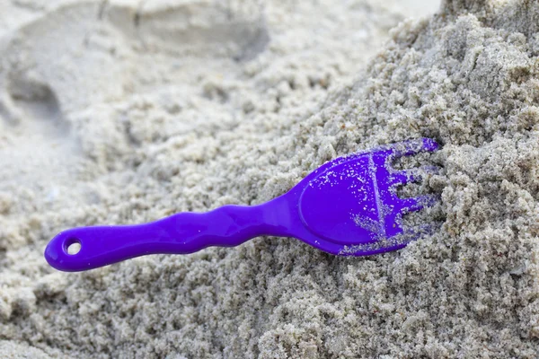 Kinderstrand speelgoed op zand — Stockfoto