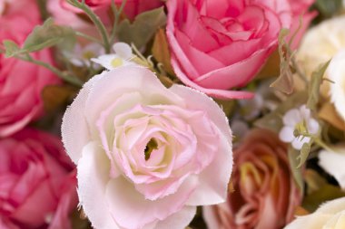 Yapay çiçeklerin güzelliği