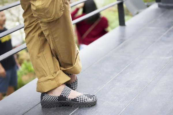 Pantaloni in denim marrone — Foto Stock