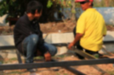 Bulanık inşaat işçileri