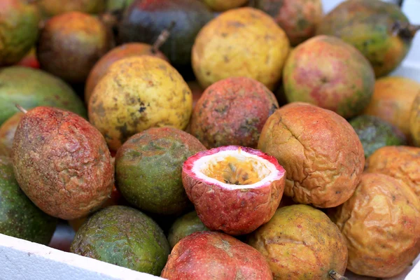 Vers fruit van de passie — Stockfoto