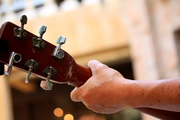 Playing the guitar — Stock Photo, Image