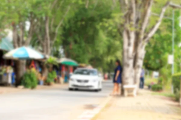 道路上の車のせいで — ストック写真