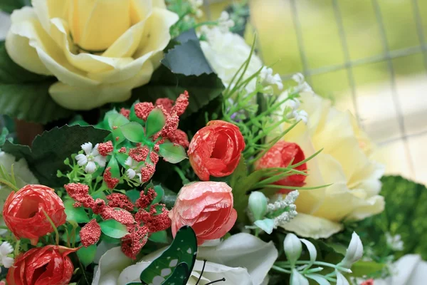 Rosas vintage artificiales — Foto de Stock