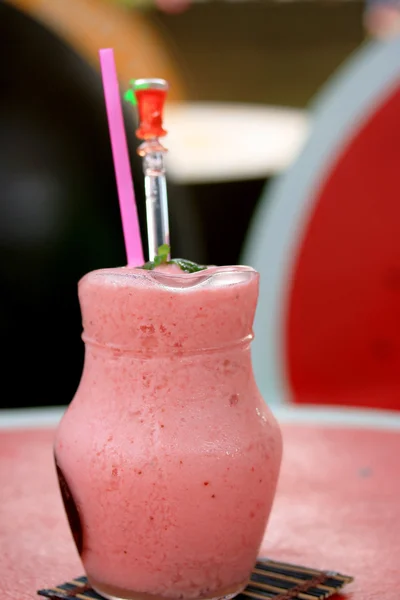 Batido de fresa. —  Fotos de Stock