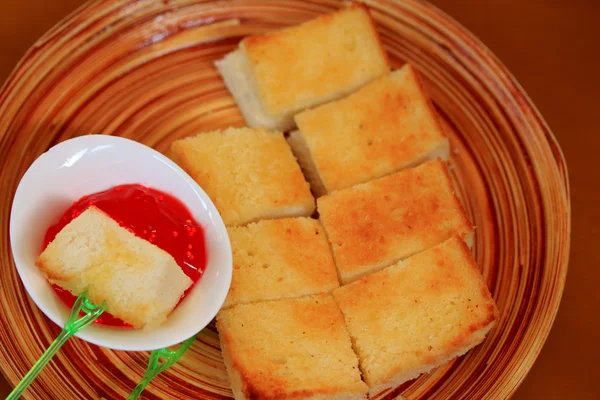 Toast brood en strawberry jam. — Stockfoto