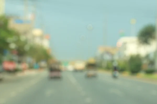 Embaçado de carro na estrada — Fotografia de Stock