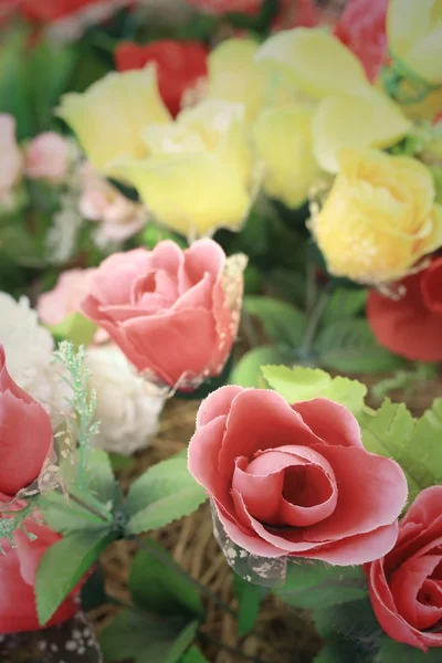 Hermosas flores artificiales — Foto de Stock