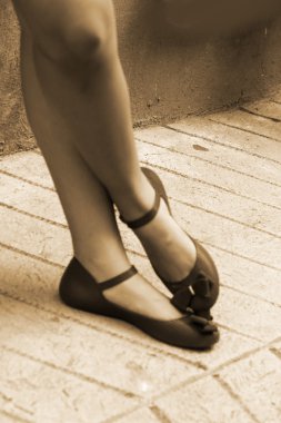 bacakları ve ayakkabılar