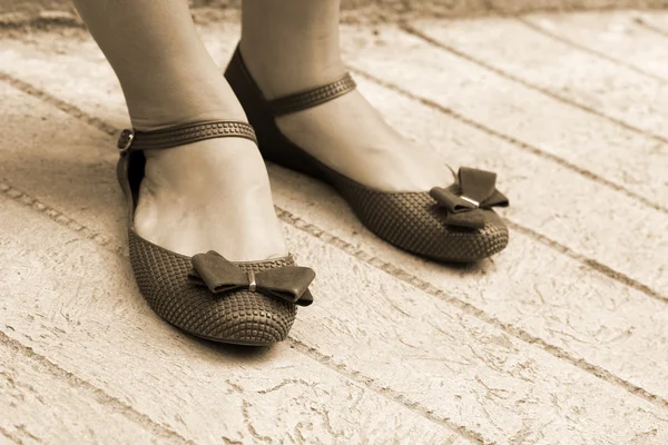 bacakları ve ayakkabılar