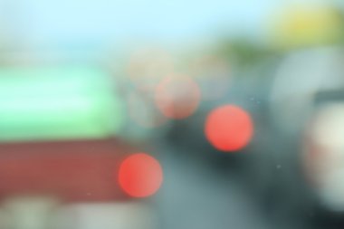 Şehirdeki araba bulanık.