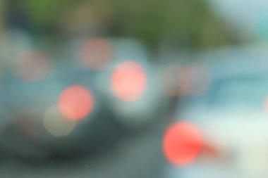 Şehirdeki araba bulanık.