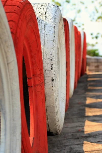 Fechar o pneu velho — Fotografia de Stock