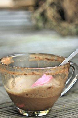 kahve içme ve şeker tatlı