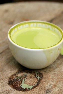 yeşil çay ve süt