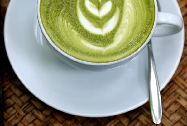 Yeşil çay ve süt — Stok fotoğraf