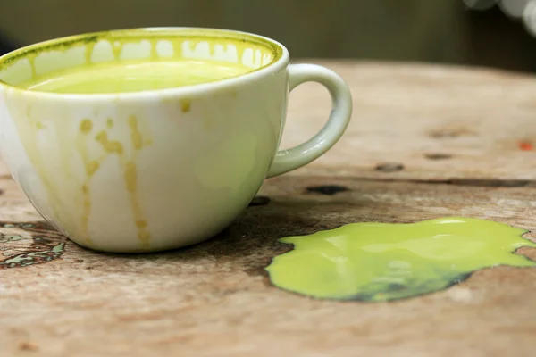 Green tea and milk — Stock Photo, Image