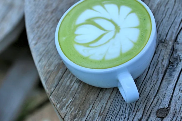 Green tea and milk — Stock Photo, Image