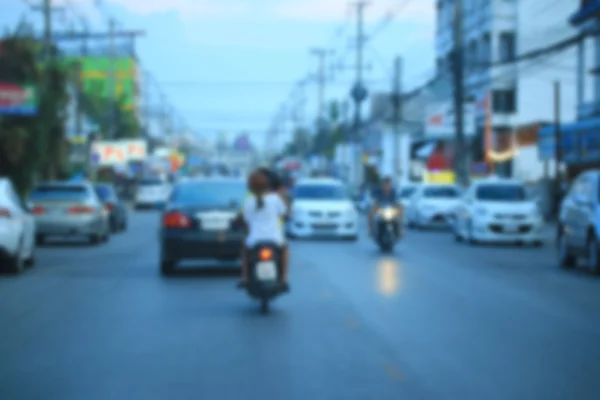 街中の車のせいで — ストック写真