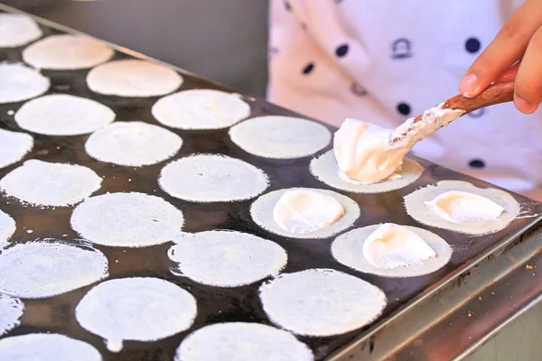 Nahaufnahme von thailändischen knusprigen Pfannkuchen - Crêpes — Stockfoto