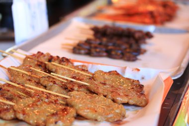 Bar-BQ veya barbekü ızgara et