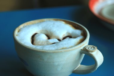 Vintage latte sanat kalp kahve