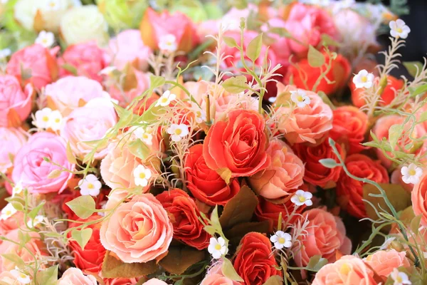 Belles roses vintage de fleurs artificielles — Photo